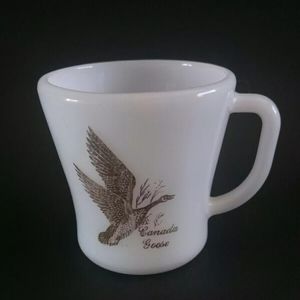 Vintage Federal Milk Glass Canada Geese Mug